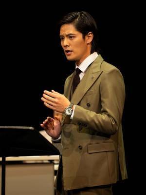 橋爪功、三浦涼介、岡本圭人ら出演のリーディングシアター『GOTT 神』舞台写真＆コメント到着