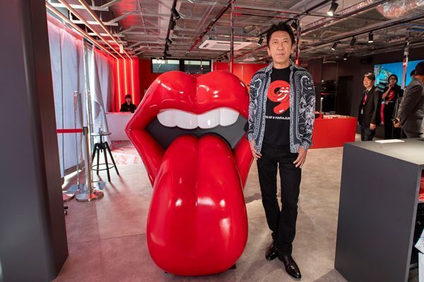 ザ・ローリング・ストーンズ、公式アパレルストアのレセプション開催　2014年に共演を果たした布袋寅泰がゲスト登壇