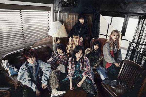 BiS、ニューアルバム『NEVER MiND』詳細発表　AxSxE×JxSxKのコラボ曲も