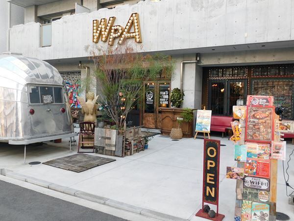 シネマとレストランが融合した大阪・大国町「モンキーシネマレストラン」