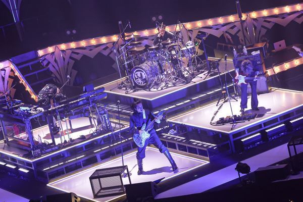 DISH//、結成10周年記念3DAYSで“憧れの先輩”OKAMOTO’Sと4年ぶり競演