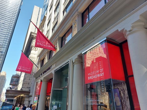 【コラム】ワッツ・オン・ブロードウェイ？～B’wayミュージカル非公式ガイド＜2024年冬号＞