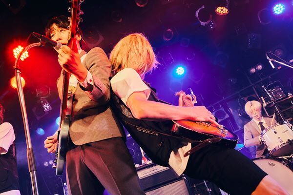 THE BAWDIES&amp;ジャルジャルが異色の対バンツアー開催『LAUGH 'n' ROLL TOUR』東京公演レポート