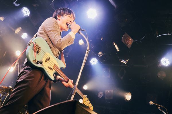 THE BAWDIES&ジャルジャルが異色の対バンツアー開催『LAUGH 'n' ROLL TOUR』東京公演レポート