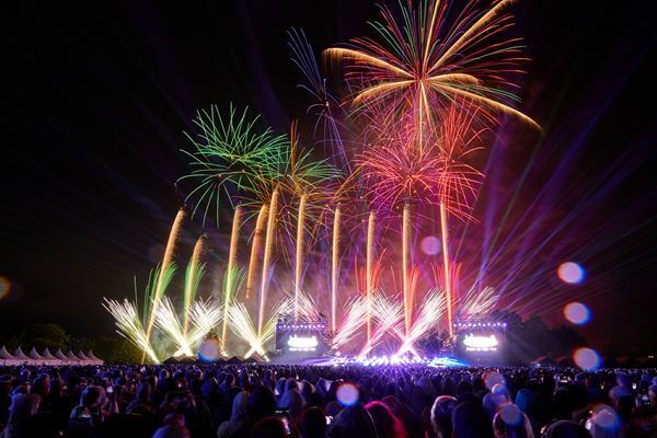 アリエル役・豊原江理佳が『Disney Music&Fireworks』にゲスト出演　ディズニーの名曲を生歌唱