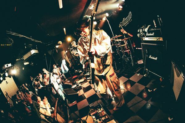 吸空サイダー×シベリアンハスキー×毎晩揺れてスカート『Grasshopper vol.27』レポート「こんな楽しい月曜日は初めてかもしれない」