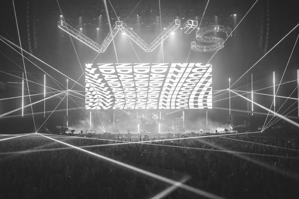 WurtSが初の武道館公演を開催　アレキ、アジカンらツーマンツアーのゲスト発表【オフィシャルレポート】