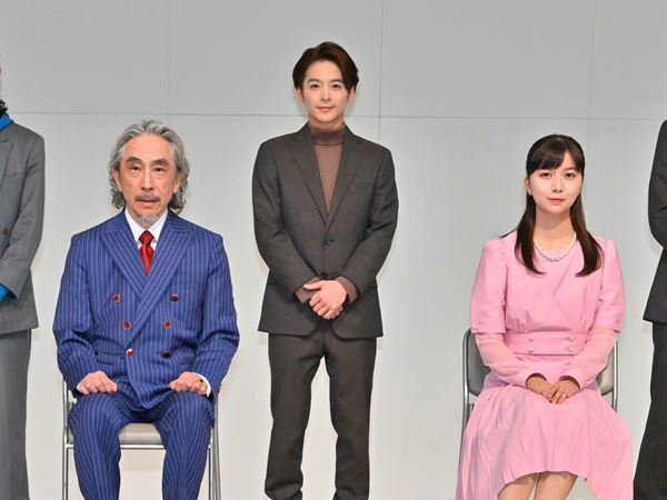 ショーン・ホームズ×段田安則『リア王』開幕　舞台写真＆キャストコメント到着