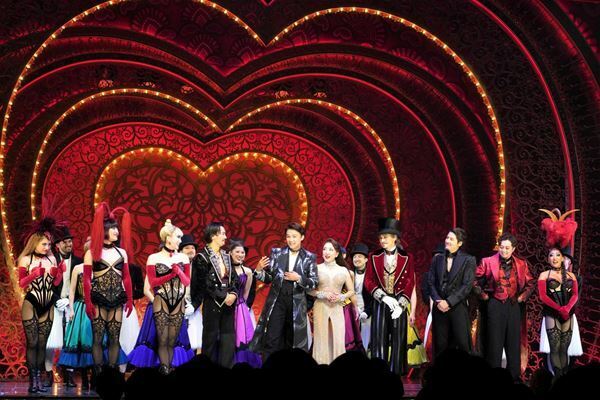 カーテンコール映像公開！ 2024年再演決定の『ムーラン・ルージュ！ザ・ミュージカル』