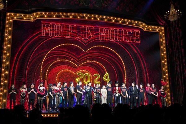 カーテンコール映像公開！ 2024年再演決定の『ムーラン・ルージュ！ザ・ミュージカル』