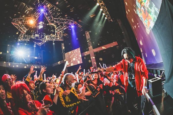 hide⽣誕60周年！ 川崎CLUB CITTA'が⾚く染まった『hide 60th Birthday』【オフィシャルレポート】