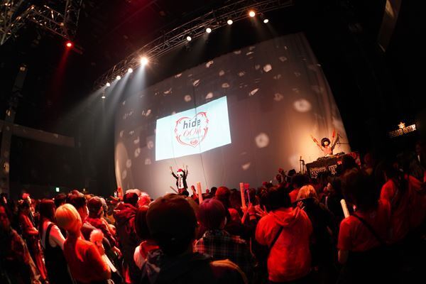 hide⽣誕60周年！ 川崎CLUB CITTA'が⾚く染まった『hide 60th Birthday』【オフィシャルレポート】