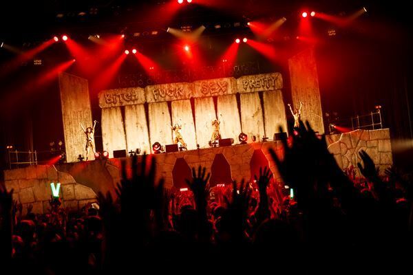 BiS、ワンマンライブ『BiS STiLL STONE AGE』ライブレポート「研究員を武道館に連れて行きます！」