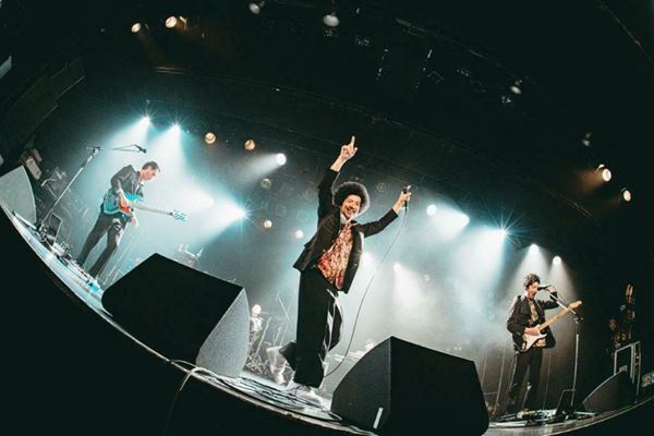 BRADIO、ライブ尽くしの1年を締めくくる“THANKS PARTY”開催「また最高の笑顔で会おう」【ライブレポート】
