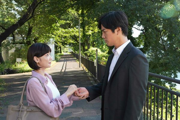 『連続ドラマW 坂の上の赤い屋根』風雲急を告げる第4話が本日放送！　沙奈は両親を殺害した人物なのか――