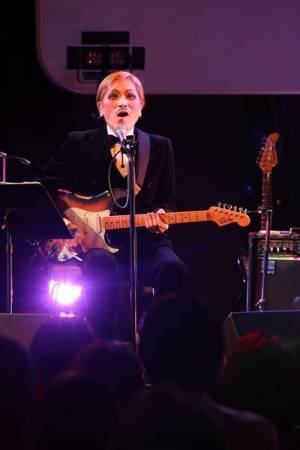 足りない音は想像で「duo 20th Anniversary Live ROLLY & 谷山浩子」ふたりだけのステージ【ライブレポート】