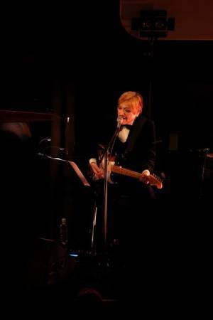 足りない音は想像で「duo 20th Anniversary Live ROLLY & 谷山浩子」ふたりだけのステージ【ライブレポート】