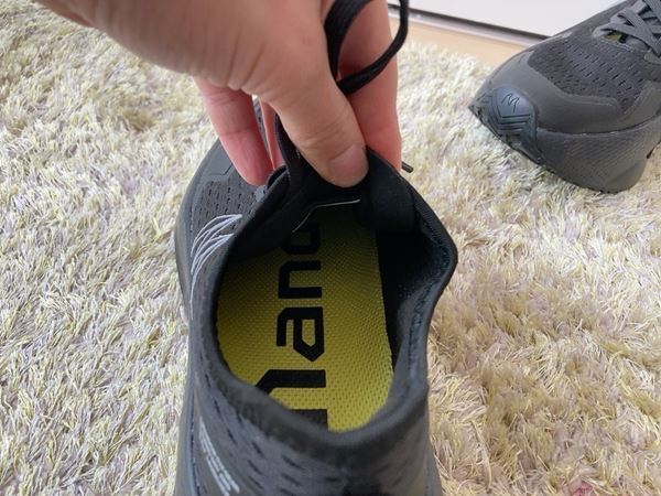 「ワークマン」のランニングシューズ「マンダムフライギアドライランチャー」レポート。蒸れない上に身長も盛れる！　