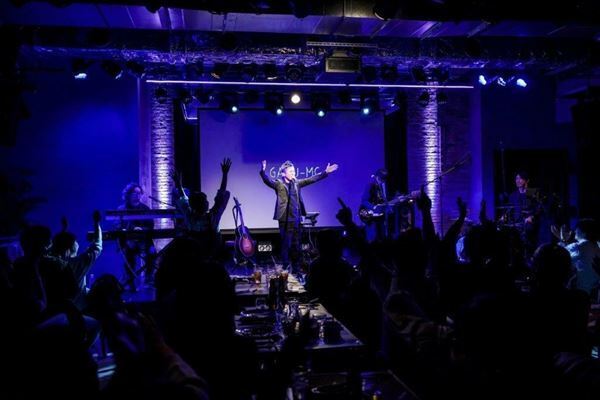 GAKU-MC、トランペットで「この素晴らしき世界」カバー　ツアー『一期一会』東京公演【ライブレポート】