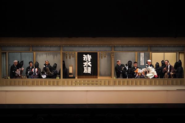 豊竹呂太夫改め十一代目豊竹若太夫襲名披露　国立劇場5月文楽公演上演中