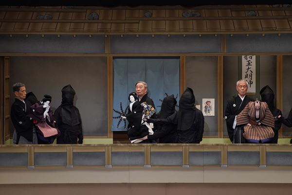 豊竹呂太夫改め十一代目豊竹若太夫襲名披露　国立劇場5月文楽公演上演中