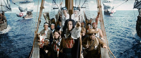 GACKT＆二階堂ふみ主演『翔んで埼玉』続編はよくぞここまで！のバカバカしさ【おとなの映画ガイド】