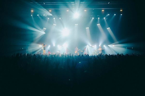 Lucky Kilimanjaro、PEOPLE 1、Teleが競演　PLAYLIST presents“ヘッドフォンを外して vol.7” ライブレポート