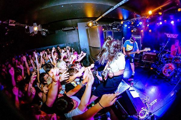 超☆社会的サンダル×ポップしなないで　「今日がなんだか一番愛を感じた」強烈なエネルギーを生み出したツアーファイナル