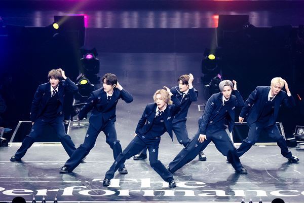 Mrs. GREEN APPLE×RIIZEがコラボ『The Performance』レポート