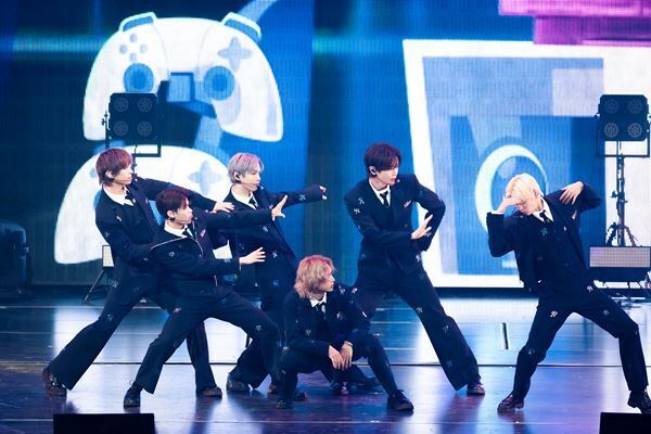 Mrs. GREEN APPLE×RIIZEがコラボ『The Performance』レポート