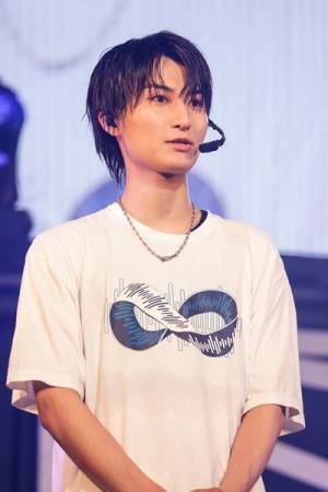 SUPER★DRAGON ツアー最終公演レポート「無限の先もBLUEと幸せを更新していく」