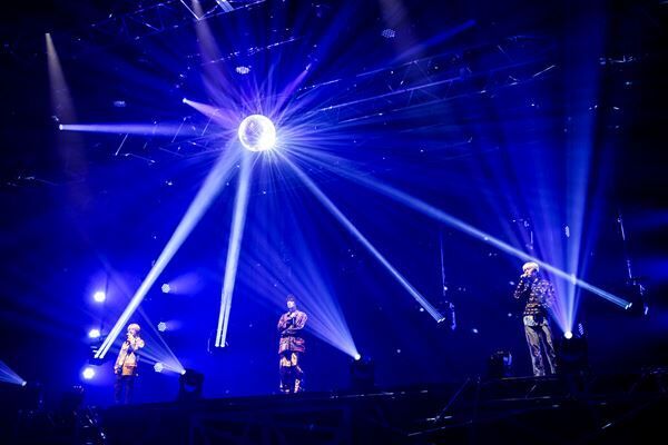 SUPER★DRAGON ツアー最終公演レポート「無限の先もBLUEと幸せを更新していく」