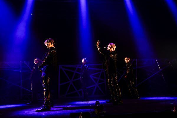 SUPER★DRAGON ツアー最終公演レポート「無限の先もBLUEと幸せを更新していく」