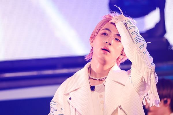 SUPER★DRAGON ツアー最終公演レポート「無限の先もBLUEと幸せを更新していく」