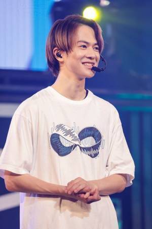 SUPER★DRAGON ツアー最終公演レポート「無限の先もBLUEと幸せを更新していく」