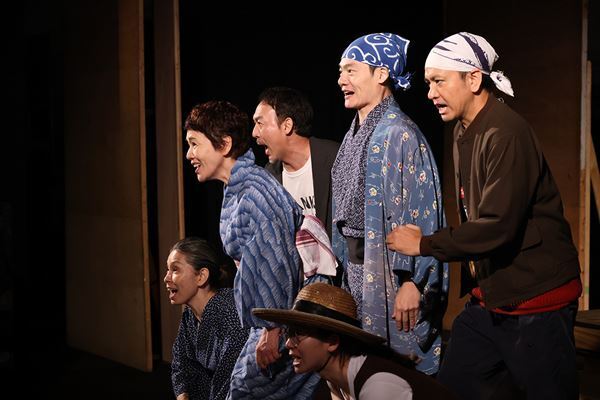 大竹しのぶが、10年ぶりに取り組む林芙美子──こまつ座『太鼓たたいて笛ふいて』稽古場レポート