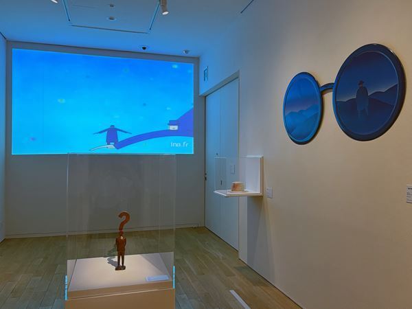 ジャン=ミッシェル・フォロンの大回顧展をレポート　詩情あふれる作品に込められた社会への静かな抗議