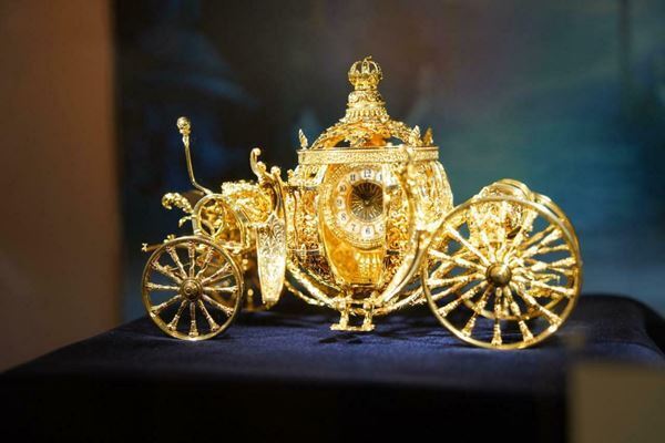 サマンサほか人気ブランドアイテムが勢揃い　ディズニーグッズイベント「Disney100 THE MARKET」レポート