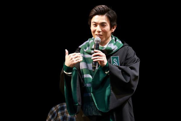 舞台『ハリポタ』中尾明慶＆永尾柚乃が春の応援大使に　大貫勇輔から杖の贈呈も