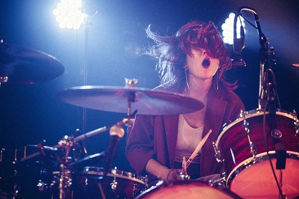 【ライブレポート】the dadadadys、対バンツアーファイナルでキュウソと競演「今日のライブ、よく目に焼きつけておけよ！」