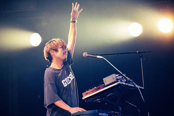 【ライブレポート】the dadadadys、対バンツアーファイナルでキュウソと競演「今日のライブ、よく目に焼きつけておけよ！」