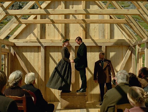 『ゴッドランド／GODLAND』監督インタビュー。「“人間として共通する感情”を描く」