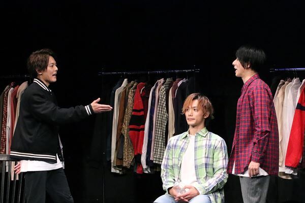 室龍太、久保田秀敏、谷佳樹が役替わりで60役に挑む『5years after』開幕レポート到着　次回公演も決定