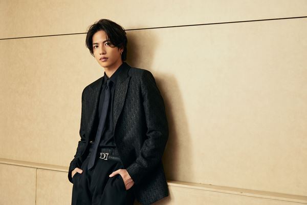 心霊探偵バディが呪いの連続殺人事件に挑む！ 『さんかく窓の外側は夜』特集(2)