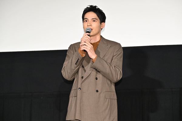 福原遥、水上恒司がサプライズ登場　映画『あの花が咲く丘で、君とまた出会えたら。』最速試写会レポート
