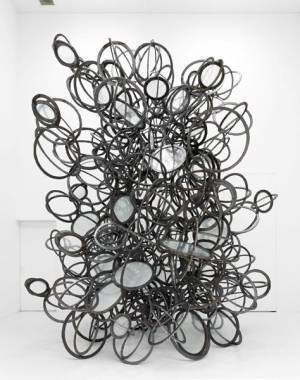 現代美術家・青木野枝と三嶋りつ惠の二人展が東京都庭園美術館で　それぞれが鉄とガラスを用いてアール・デコの装飾空間に新たな光をあてる