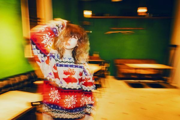 aikoが劇場版『名探偵コナン』主題歌を担当　平次と和葉が抱き合う予告映像公開