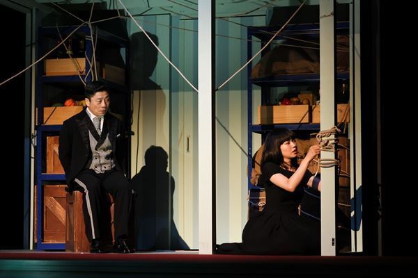 シリーズ第6弾『鎌塚氏、羽を伸ばす』開幕　三宅弘城、二階堂ふみ、西田尚美ら初日写真＆コメント公開