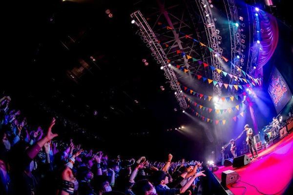 a flood of circle、ツーマンファイナルは盟友UNISON SQUARE GARDENと激突【ライブレポート】