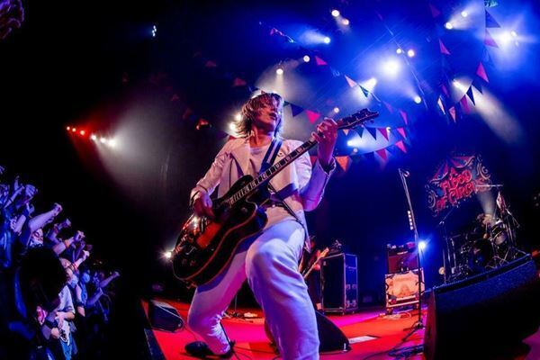 a flood of circle、ツーマンファイナルは盟友UNISON SQUARE GARDENと激突【ライブレポート】